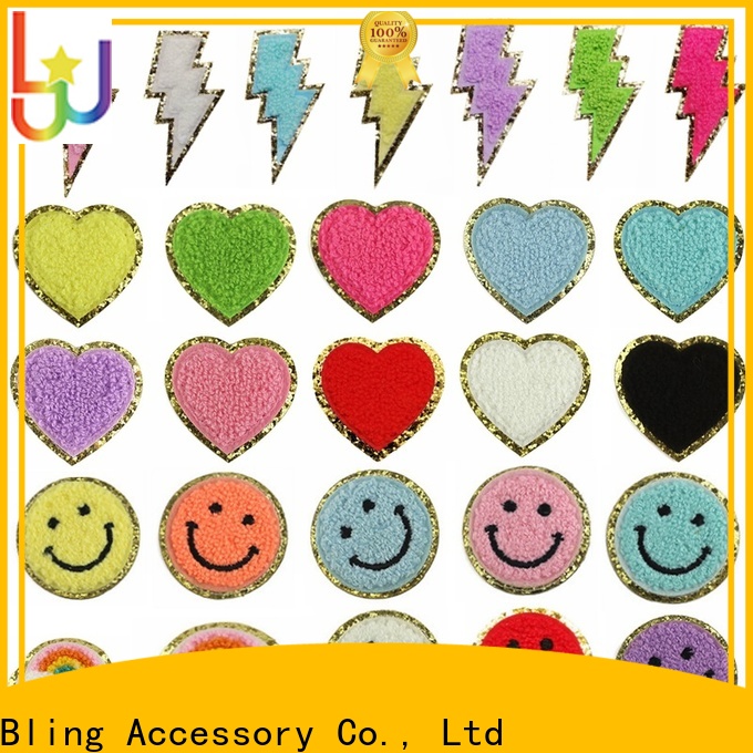 Hot Selling clothing embroidery patches with good price
