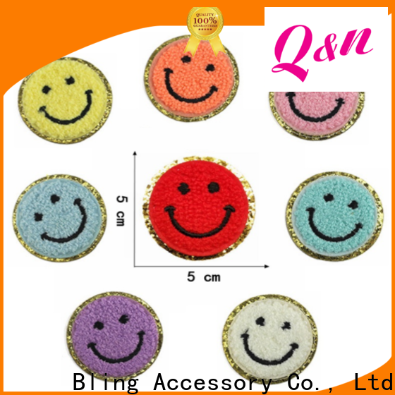 Customized wholesale embroidery patch from China