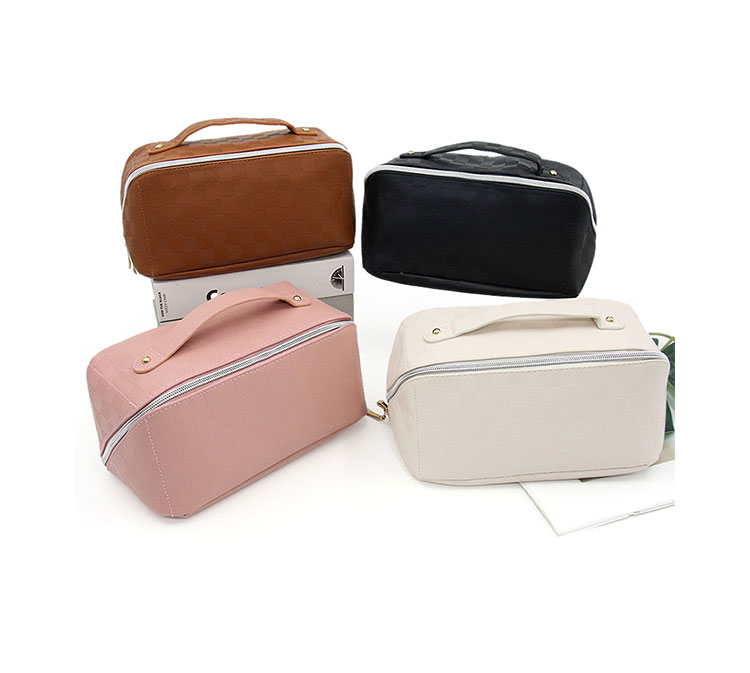 Why is everyone so obsessed with cosmetic bags？