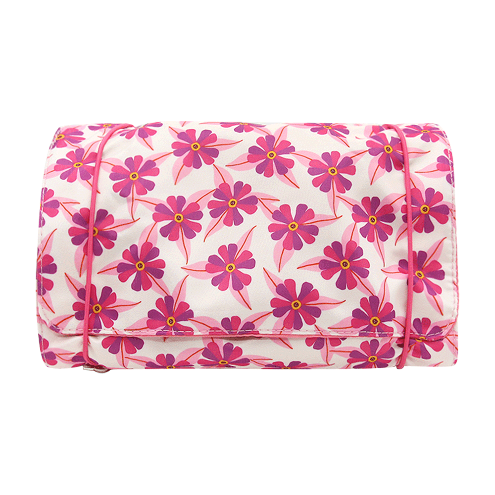 Cosmetic bag: a companion for exquisite makeup