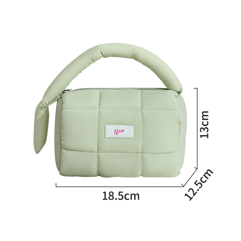 Large Capacity Makeup Storage Women's Quilted Makeup Bag Private Label Fashion Travel Cosmetic Bag with Zipper Closure