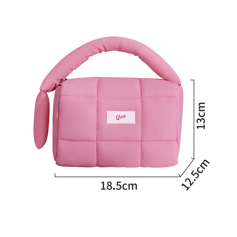 Large Capacity Makeup Storage Women's Quilted Makeup Bag Private Label Fashion Travel Cosmetic Bag with Zipper Closure