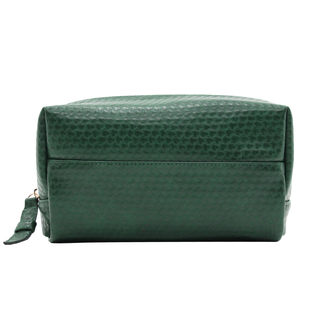What Defines a Perfect Cosmetic Bag?
