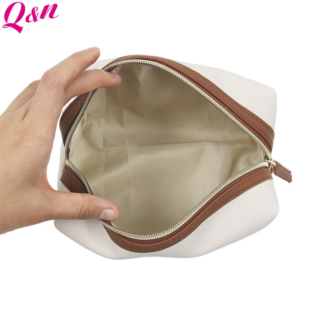 What is the Best Cosmetic bag?
